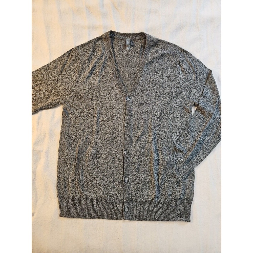 New District Made Men's Gray Cardigan V-neck Sweater Size XL. Pockets - Picture 2 of 4